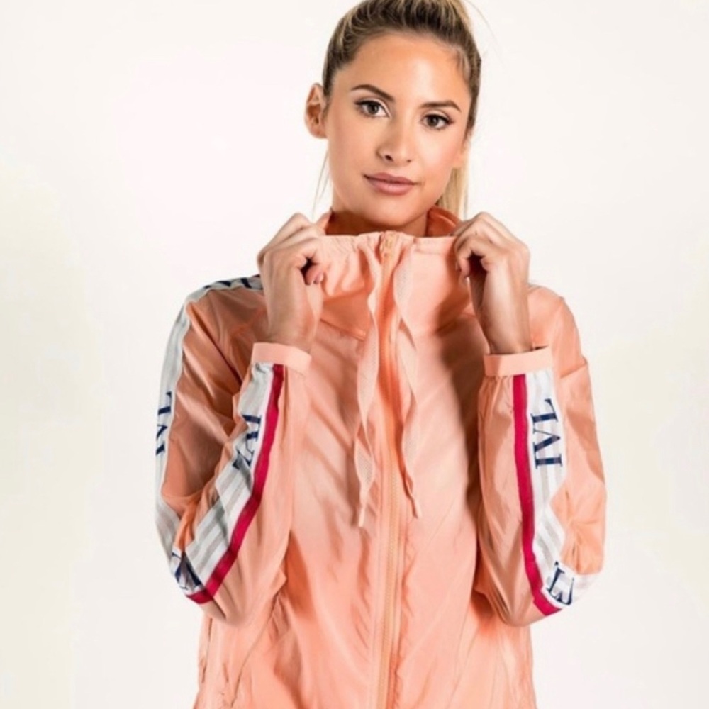 NWT - IVL Light-as-air jacket - Small
